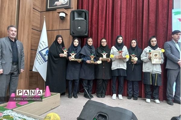 مراسم تجلیل از دختران قهرمان و مدال‌آوران ورزشی شهرستان‌های استان تهران
