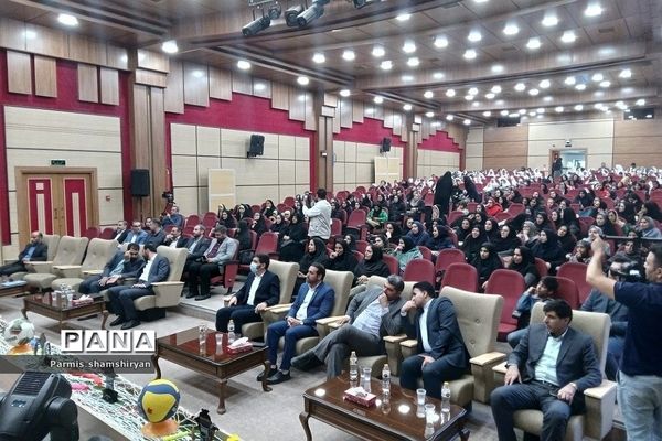 مراسم تجلیل از دختران قهرمان و مدال‌آوران ورزشی شهرستان‌های استان تهران