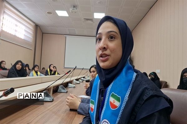 نشست منتخبین سازمان دانش‌آموزی  البرز با مشاور استاندار