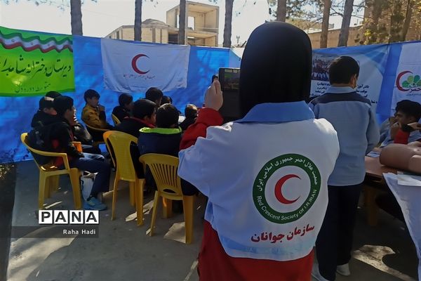 حضور دانش‌آموزان شمال استان فارس در اردوی شهید نیری به میزبانی شهرستان آباده