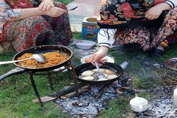 مراسم نمادین هفته ملی مازندران در دبستان سعادت گلوگاه