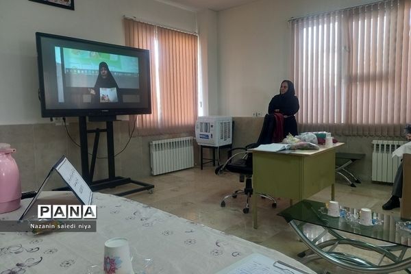 برگزاری کارگاه آموزشی درس فارسی پایه اول ابتدایی در آموزش و پرورش رودهن