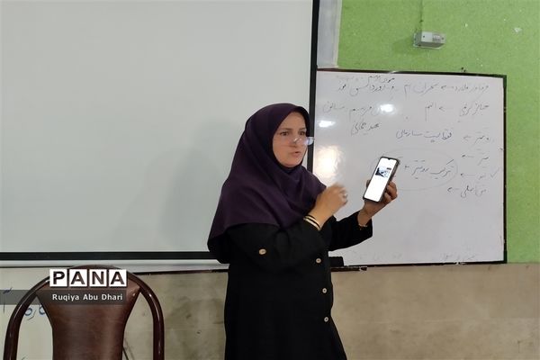 دومین کارگاه آموزشی خبرنویسی ویژه دانش‌آموز خبرنگاران دختر در کانون شهدای فرهنگی ملارد
