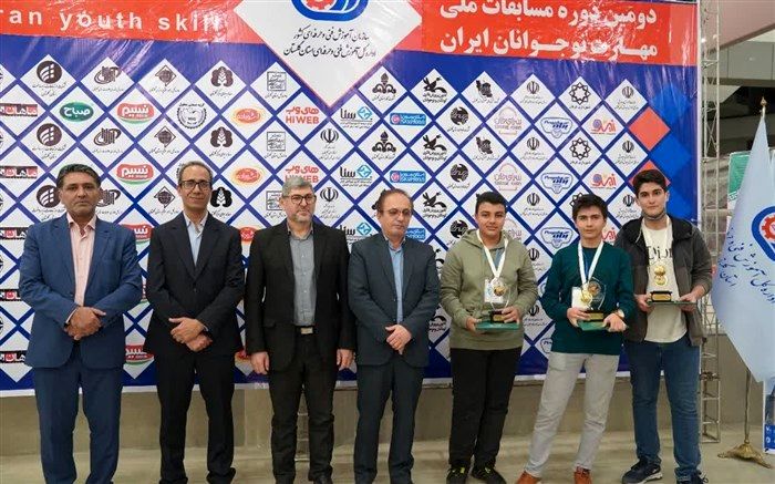 نخبه کاشانی ، رتبه دوم کشوری را در مسابقات ملی مهارت نوجوانان ایران کسب کرد