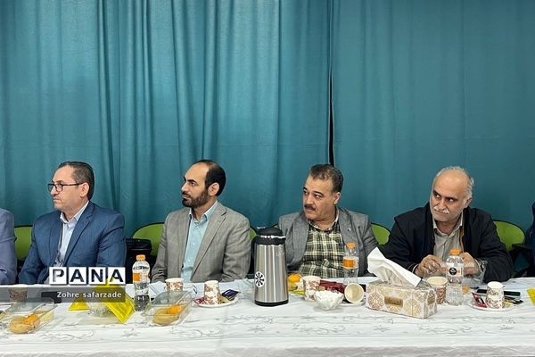 جلسه مدیران مدارس سمپاد شهرستان‌های استان تهران در رودهن