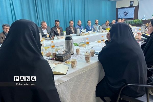 جلسه مدیران مدارس سمپاد شهرستان‌های استان تهران در رودهن