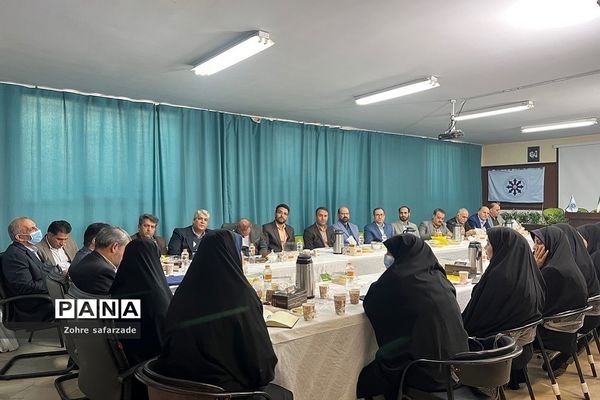 جلسه مدیران مدارس سمپاد شهرستان‌های استان تهران در رودهن