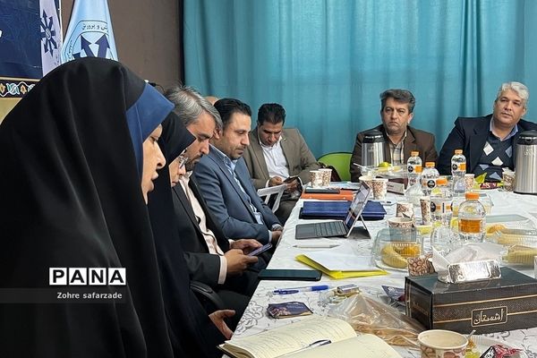 جلسه مدیران مدارس سمپاد شهرستان‌های استان تهران در رودهن