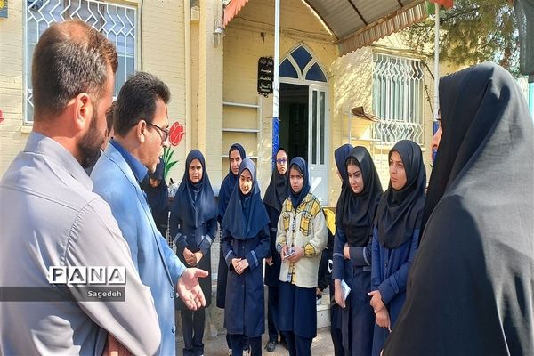 اجرای پروژه آسفالت و زیباسازی حیاط دبیرستان شاهد هاجر شهرستان کاشمر