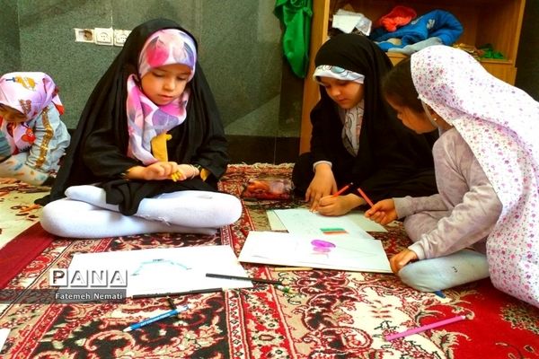 حضور دانش‌آموزان و فرهنگیان در نماز جمعه شهرستان ملارد