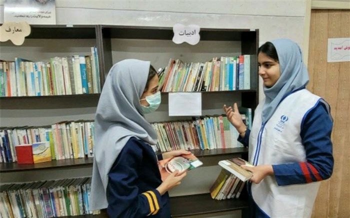 طرح نشست کتاب‌خوانی رایگان در دبیرستان شایستگان ملارد برگزار می‌شود