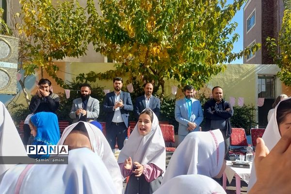برگزاری جشن هفته کتاب و کتاب خوانی در مدرسه امام رضا(ع)  مهرآباد رودهن