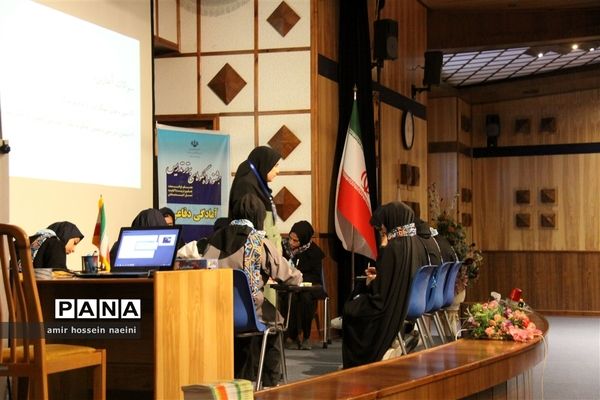 جشنواره الگوهای برتر تدریس در استان قزوین