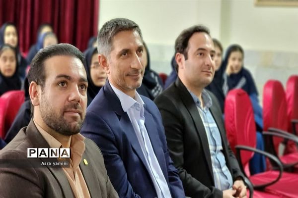 اجرای تئاتر سلول های بنیادی در ناحیه یک بهارستان