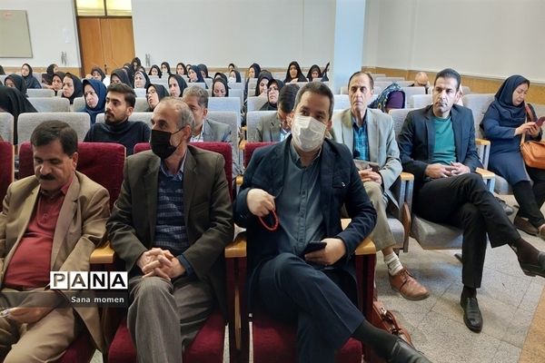 کارگاه آموزشی مراقبین و رابطین سلامت وپیشگیری از آسیب های اجتماعی