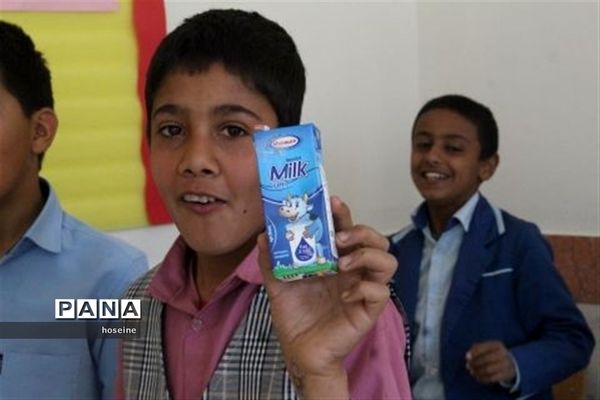 آغاز توزیع شیر در مدارس خراسان جنوبی