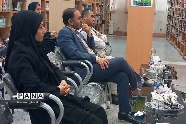 همایش نقد ادبی کتاب «رسته سنگ اندازان» در شهرستان‌قرچک