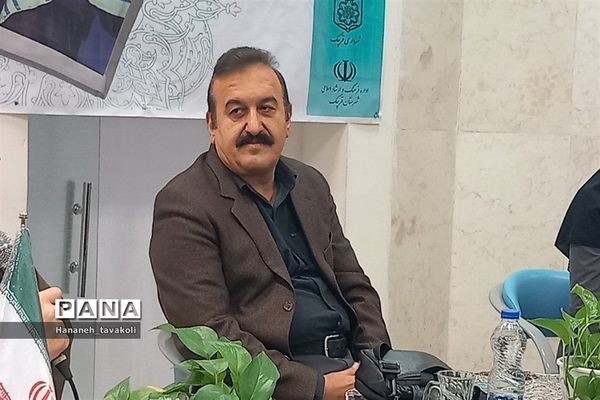 همایش نقد ادبی کتاب «رسته سنگ اندازان» در شهرستان‌قرچک