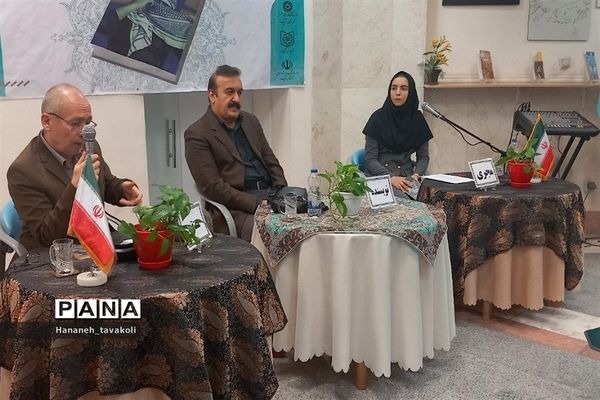 همایش نقد ادبی کتاب «رسته سنگ اندازان» در شهرستان‌قرچک