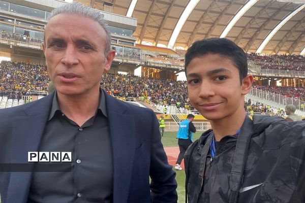 دیدار تیم‌های فوتبال سپاهان اصفهان و پرسپولیس تهران