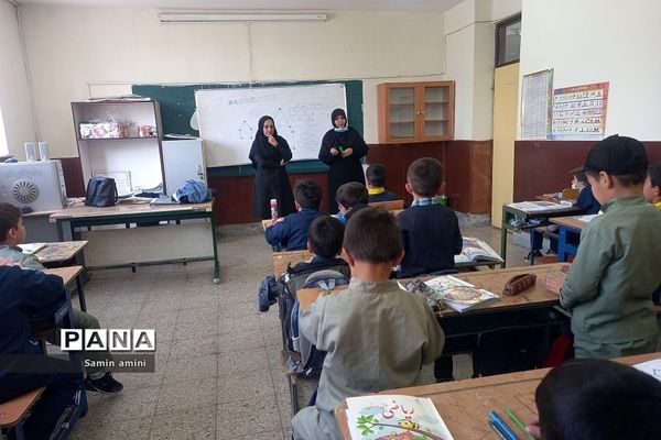 بازدید کارشناس آموزش ابتدایی و راهبر پایه اول از سه مدرسه ابتدایی رودهن
