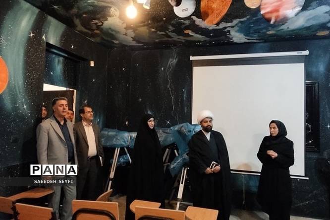 بازدید معاون سوادآموزی اداره کل شهرستانهای تهران از پژوهشسرای کاوش کهریزک