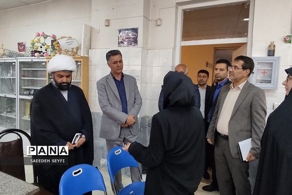 بازدید معاون سوادآموزی اداره کل شهرستان‌های تهران از پژوهش‌سرای کاوش کهریزک