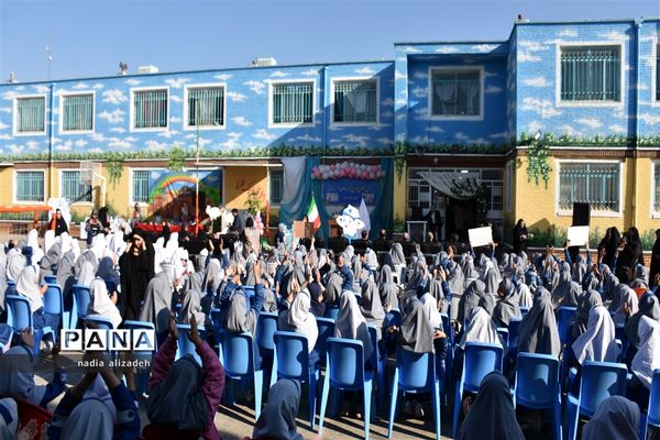 آیین توزیع شیر رایگان در مدارس خراسان رضوی