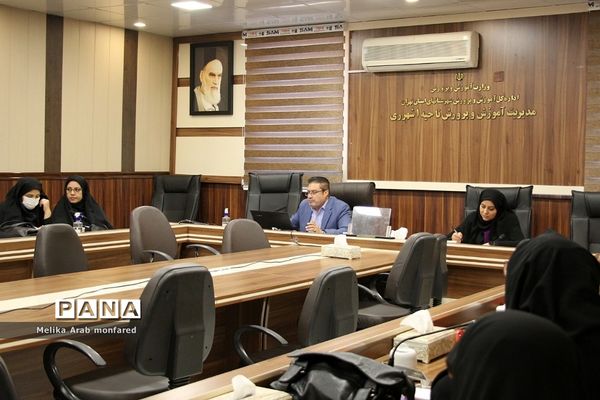 برگزاری نشست توجیهی برنامه فراگیر پرورشی با حضور مدیران مدارس متوسطه دوره دوم ناحیه یک شهرری