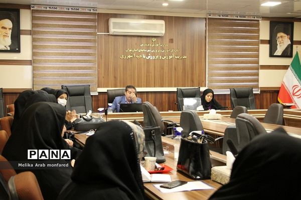 برگزاری نشست توجیهی برنامه فراگیر پرورشی با حضور مدیران مدارس متوسطه دوره دوم ناحیه یک شهرری