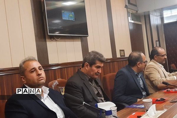 برگزاری نشست توجیهی برنامه فراگیر پرورشی با حضور مدیران مدارس متوسطه دوره دوم ناحیه یک شهرری