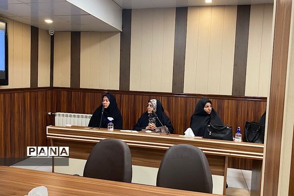 برگزاری نشست توجیهی برنامه فراگیر پرورشی با حضور مدیران مدارس متوسطه دوره دوم ناحیه یک شهرری