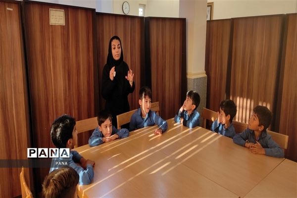 برنامه‌های مدارس پارسیان در هفته کتاب و کتاب‌خوانی