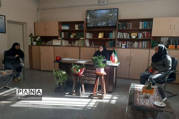 اولین جلسه شورای دانش‌آموزی دبیرستان شاهد شهید حمامی
