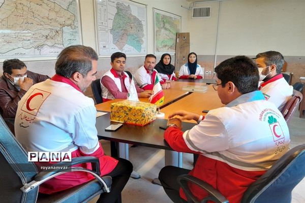 تجلیل از کارشناس جوانان جمعیت هلال احمر شهرستان مانه و سملقان