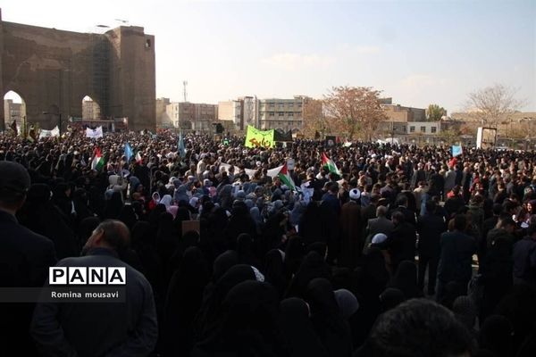 تجمع دانش‌آموزان در حمایت از کودکان غزه در تبریز