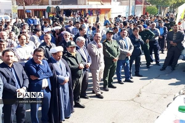 تجمع دانش‌آموزان و فرهنگیان سروستانی در  حمایت از کودکان غزه