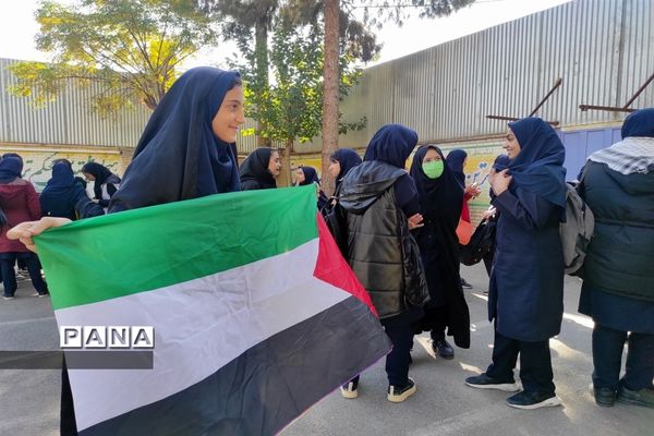 پویش فریاد عروسک‌ها با حضور پرشور دانش‌آموزان در بادرود
