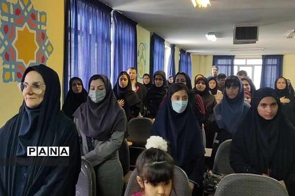 تقدیر از مقام آوران پژوهش‌سرای دانش‌آموزی‌‌ جوان دختران شهرستان شهریار