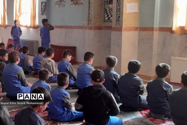 برپایی نماز جماعت در مدارس قیامدشت در راستای اجرای طرح نورچشم
