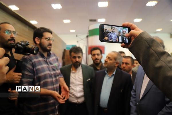 بازدید معاون پارلمانی رئیس جمهوری از نمایشگاه یاریگران زندگی