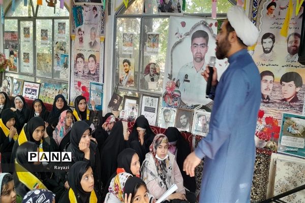 حضور دانش‌آموزان عضو سازمان دانش‌آموزی در بوستان امام و شهدا در روز حماسه مردم اصفهان