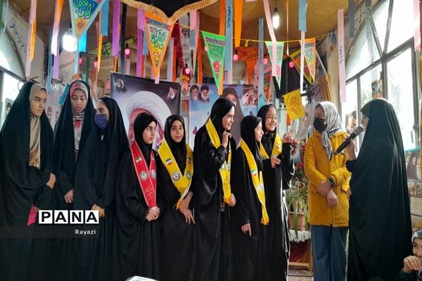 حضور دانش‌آموزان عضو سازمان دانش‌آموزی در بوستان امام و شهدا در روز حماسه مردم اصفهان