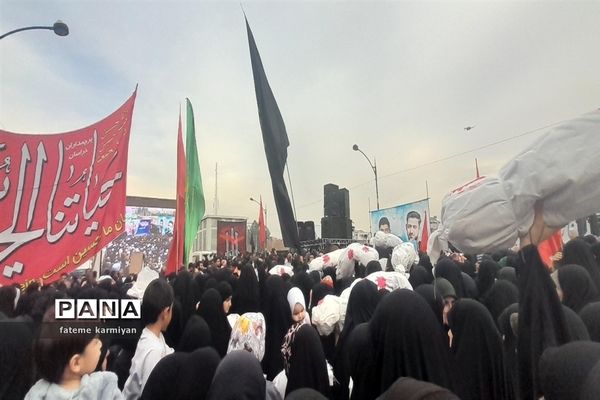 حضور پرشور مردم مشهد در حمایت از مدافعان امنیت