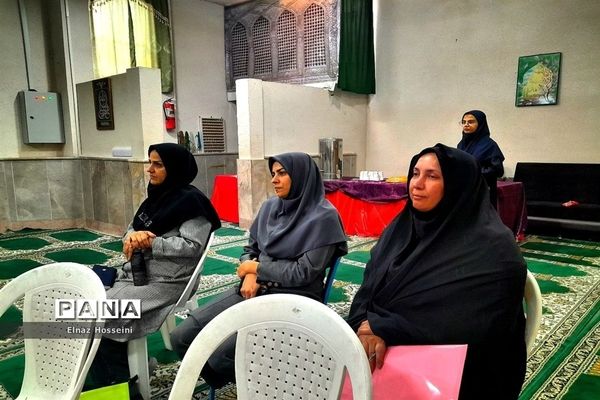 اولین جلسه هم‌اندیشی معاونان آموزشی متوسطه اول ناحیه یک