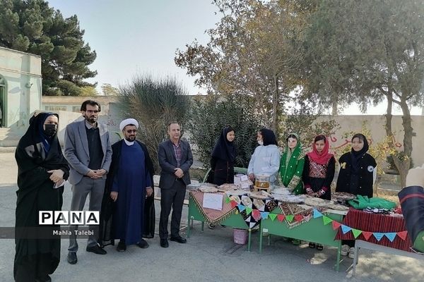 برگزاری جشنواره غذا در مدرسه زکیه در صباشهر