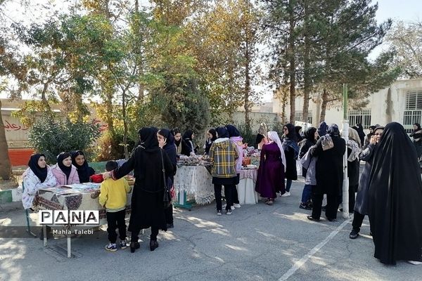 برگزاری جشنواره غذا در مدرسه زکیه در صباشهر