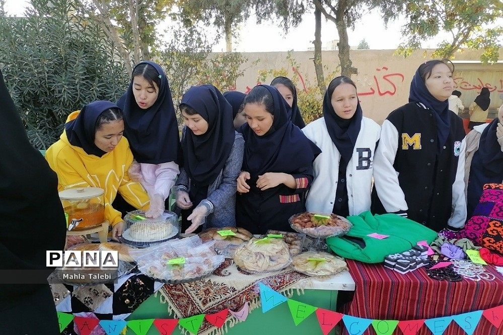 برگزاری جشنواره غذا در مدرسه زکیه در صباشهر