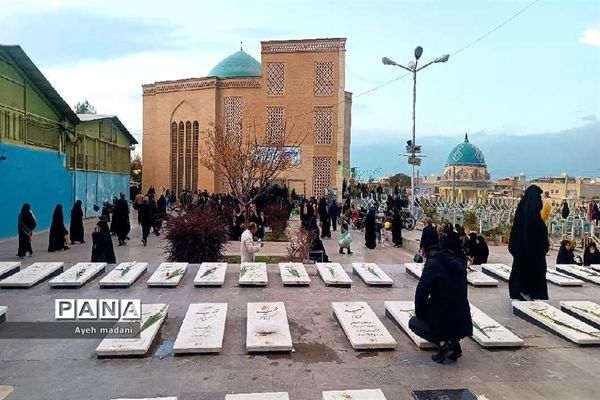 حضور مردم شهید‌پرور اصفهانی به مناسبت روز اصفهان در گلستان شهدا