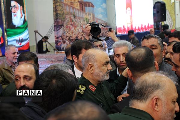 گرامیداشت سالروز حماسه و ایثار اصفهان در گلستان شهدا